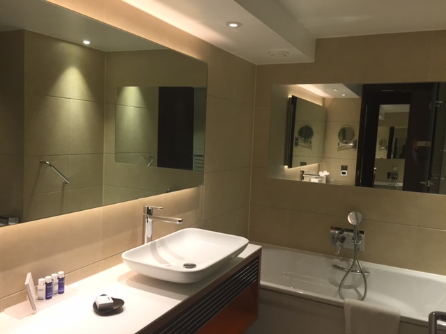 bathroom park plaza westminster review