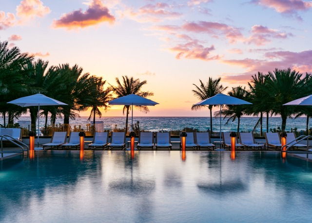 eden roc pool at sunset