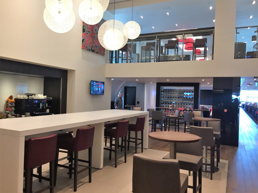 BA new club lounge gatwick south review dining area wirth mezzanine above