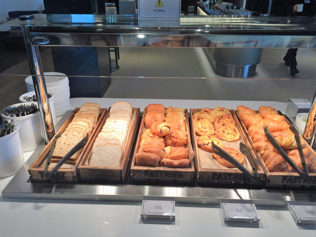 BA new club lounge gatwick south review pastries and bread