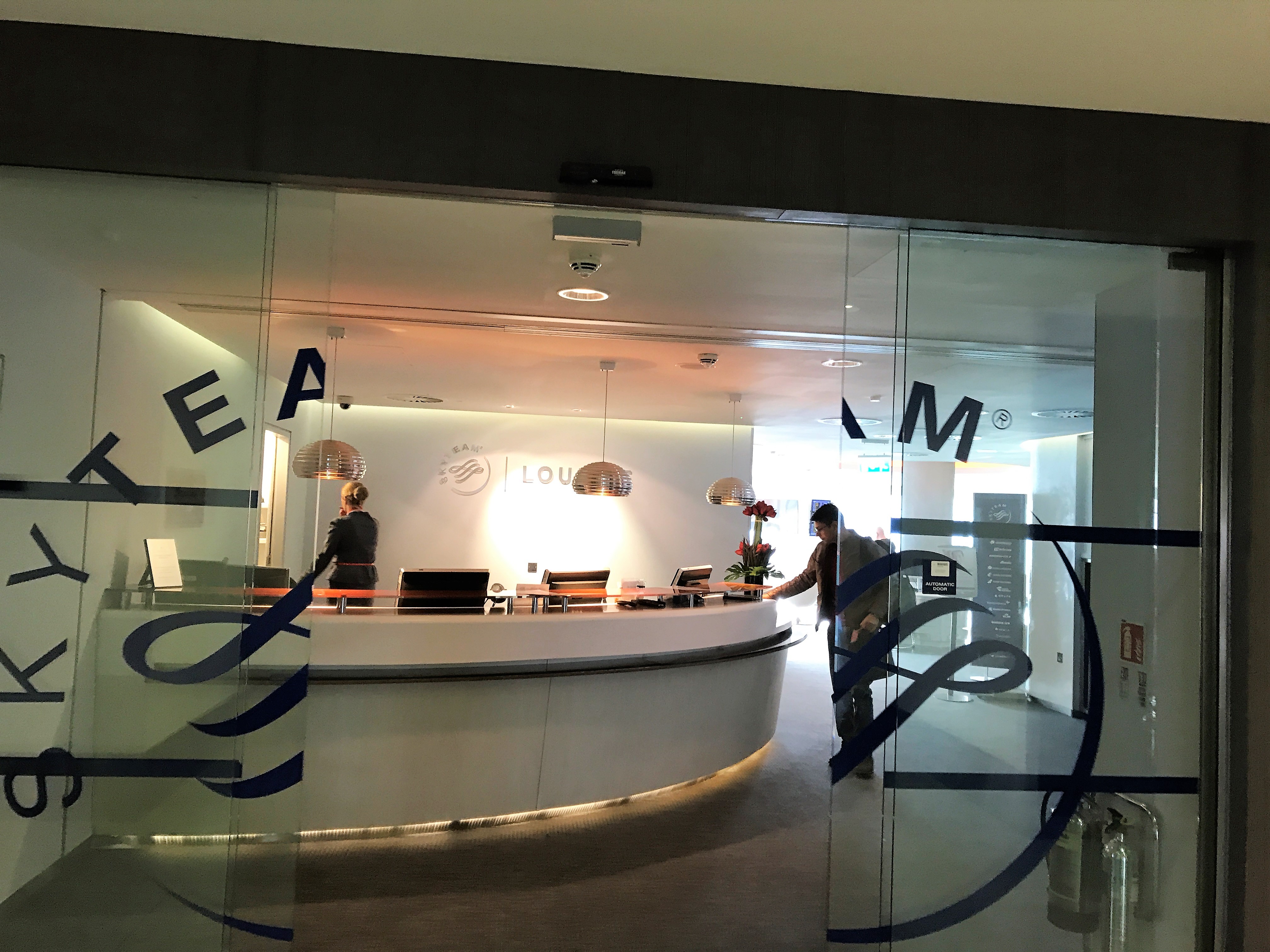 skyteam heathrow lounge review