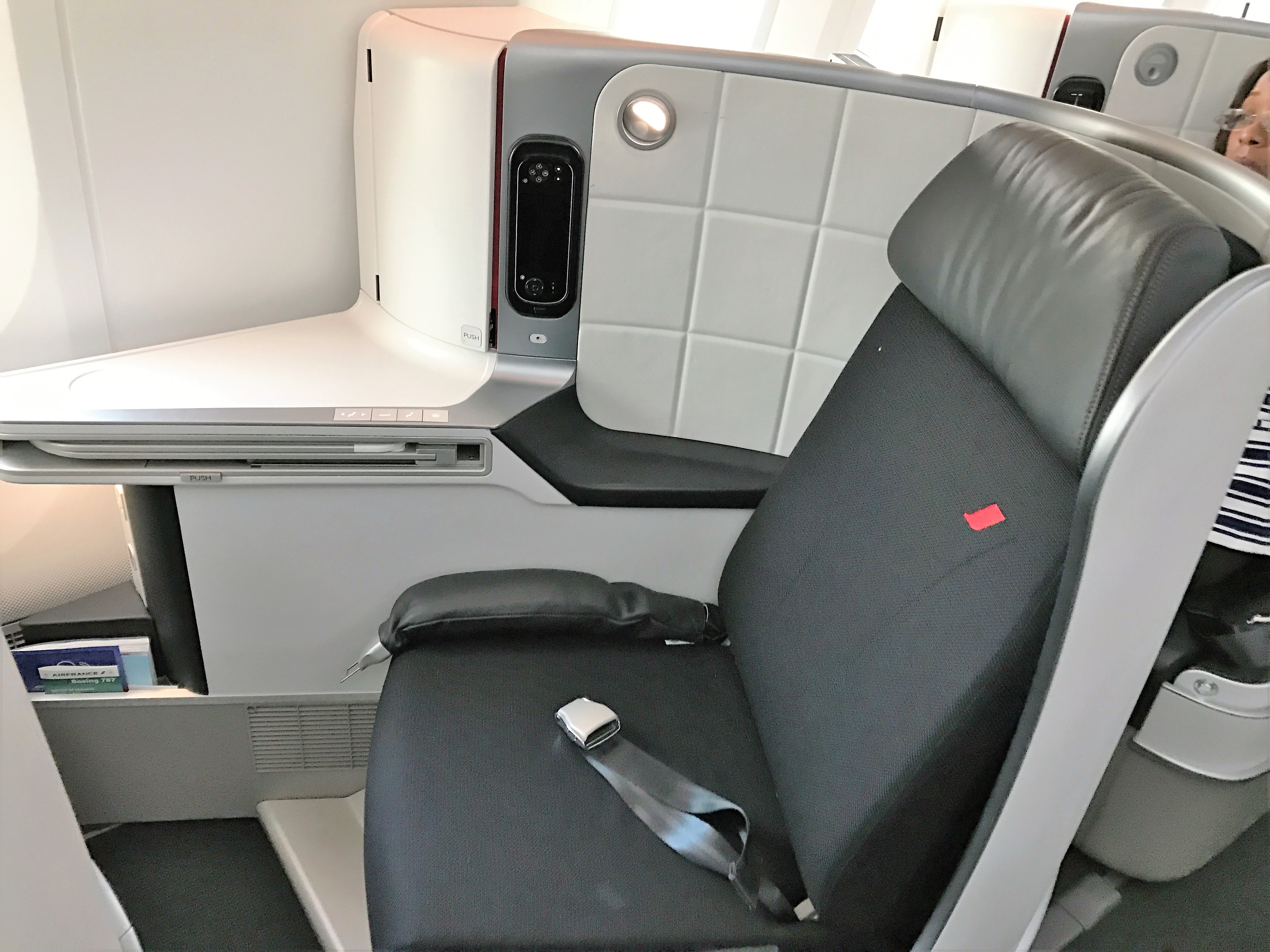 A Look at Business class on the Air France 787-9