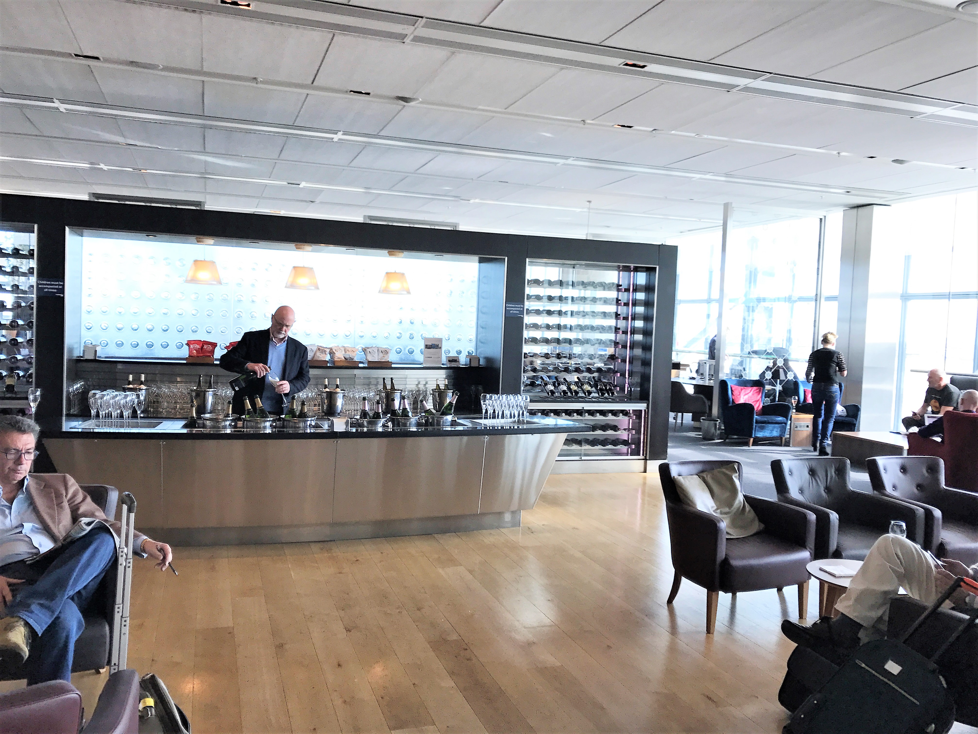 BA T5 First lounge review