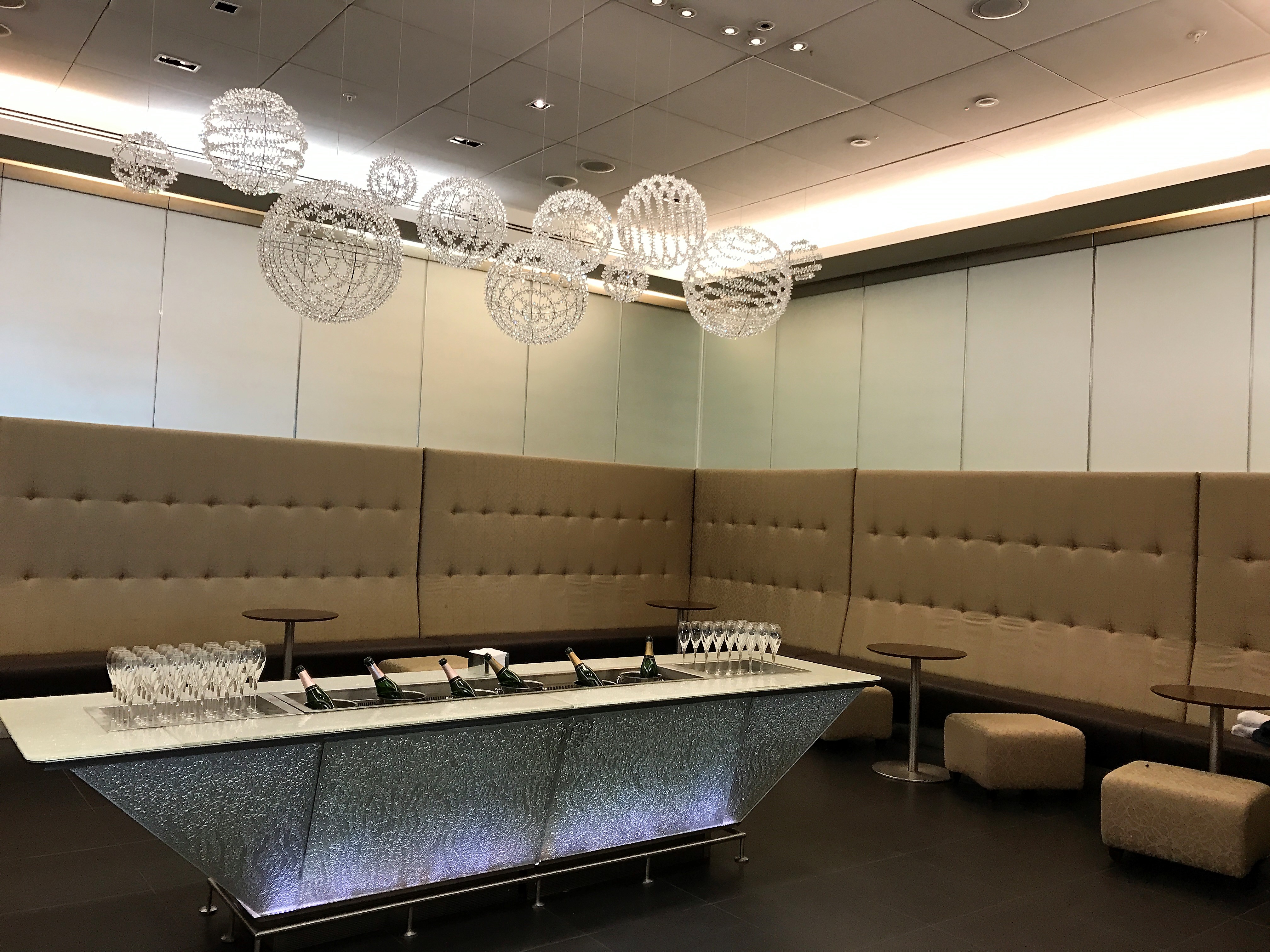 BA T5 First lounge review