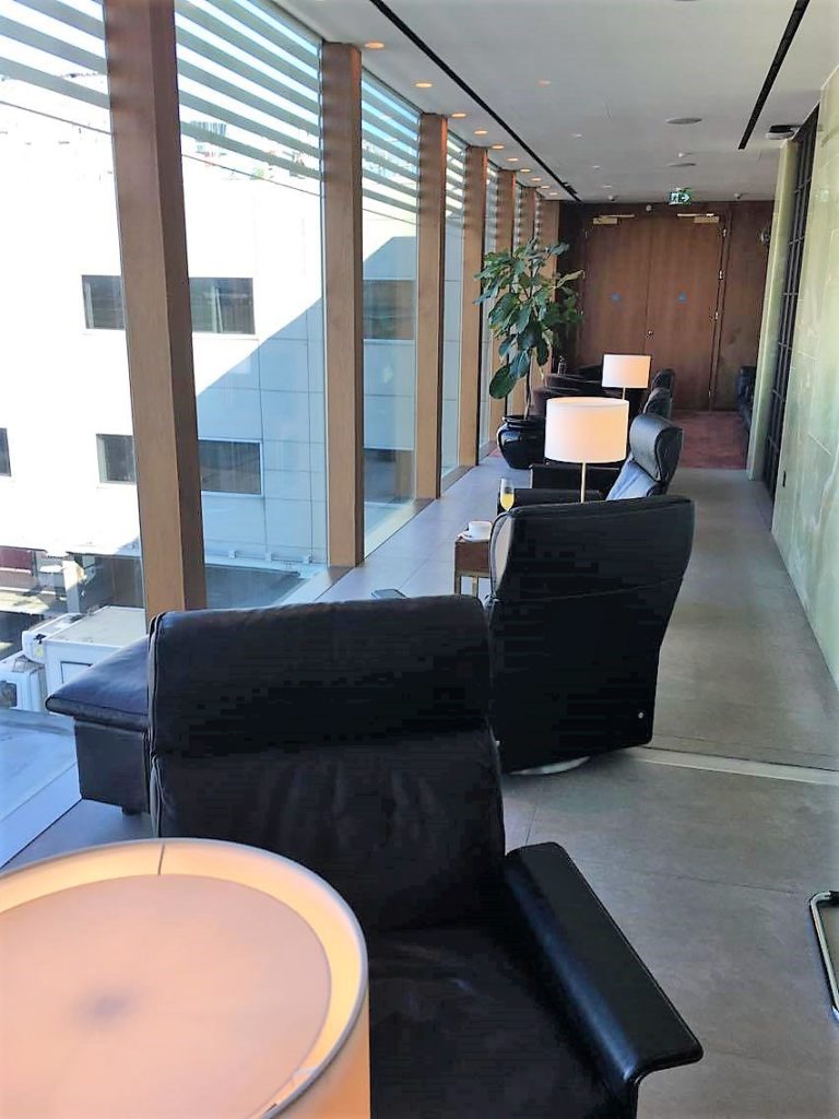 Cathay Pacific First Class lounge heathrow review