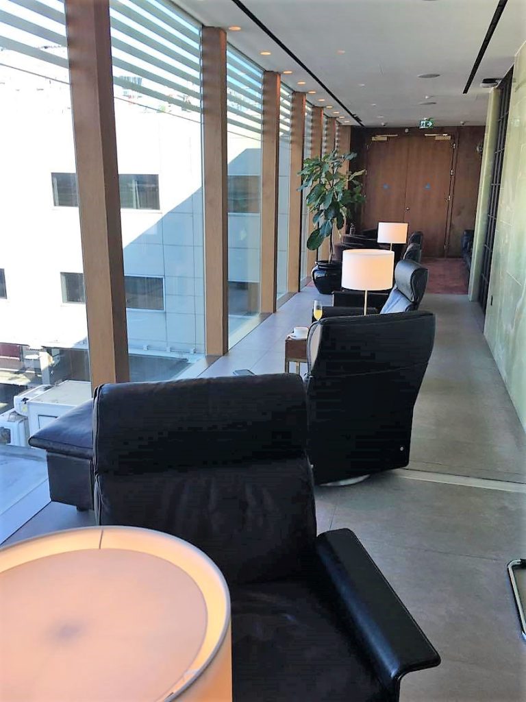 Cathay Pacific First Class lounge heathrow review