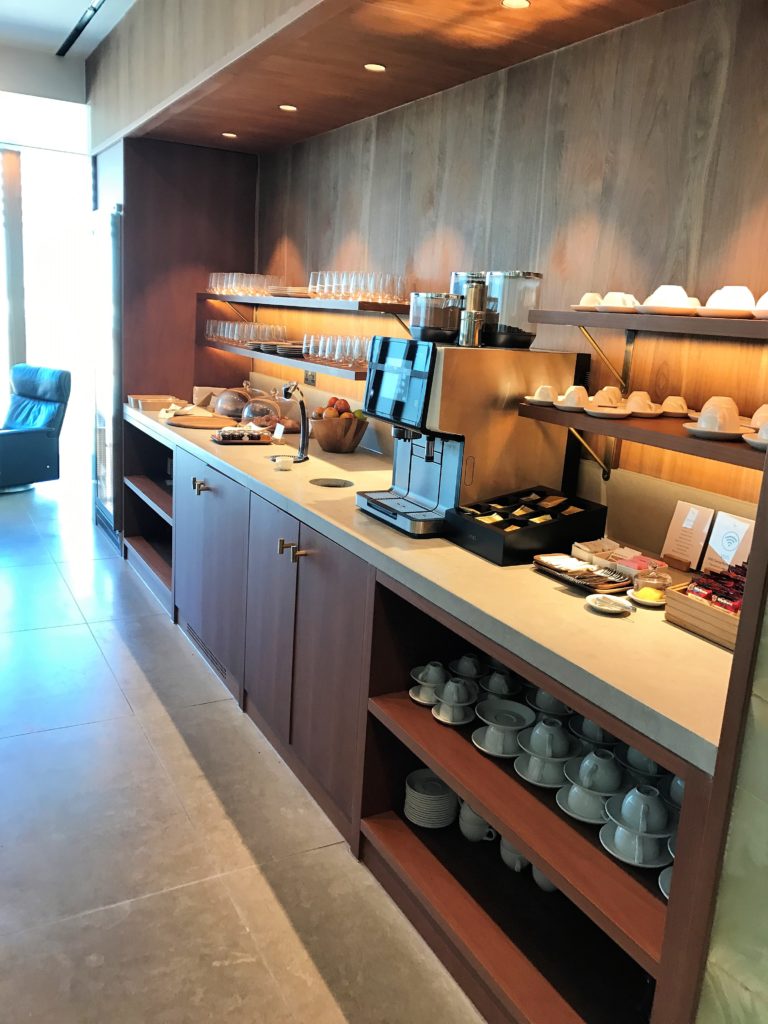 Cathay Pacific First Class lounge heathrow review