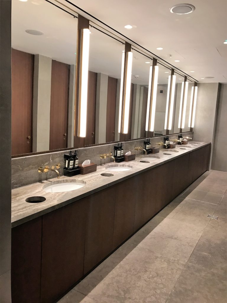 Cathay Pacific First Class lounge heathrow review