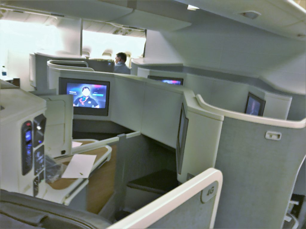 American Airlines B777-300ER review