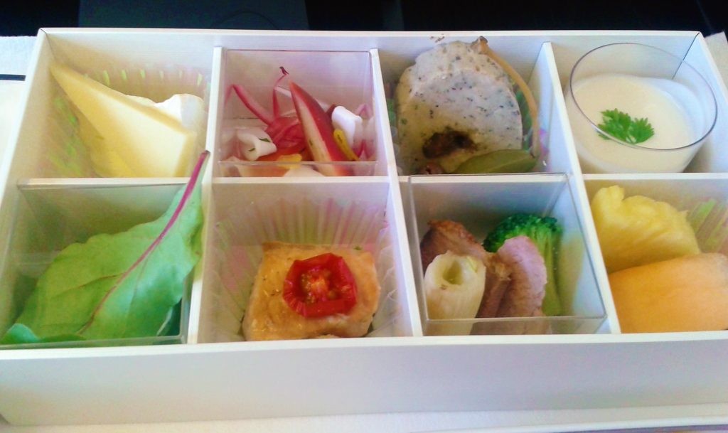 JAL food business class