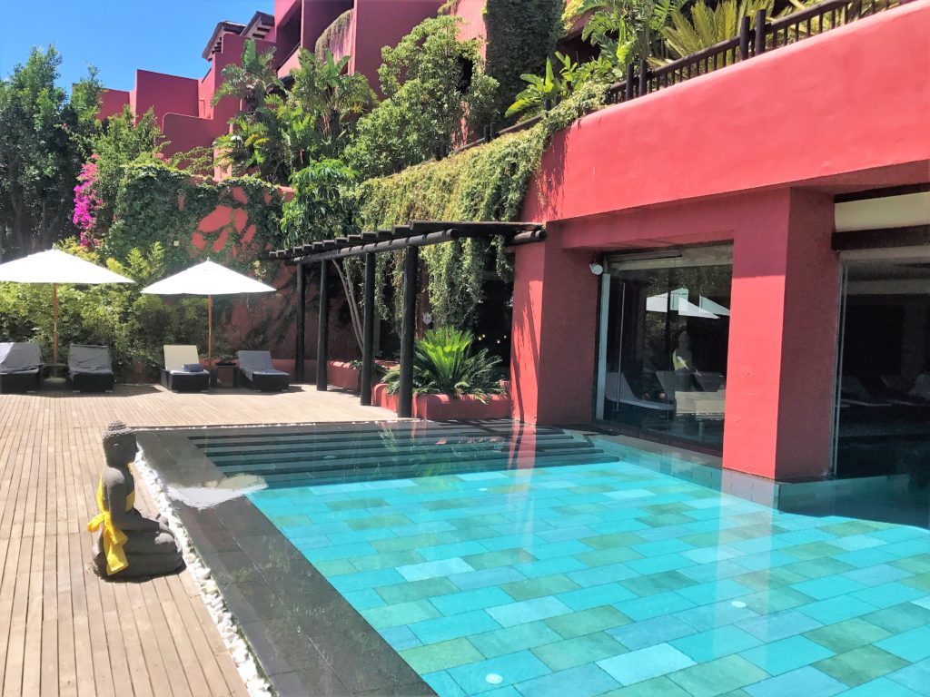 Barcelo Asia Gardens Hotel review