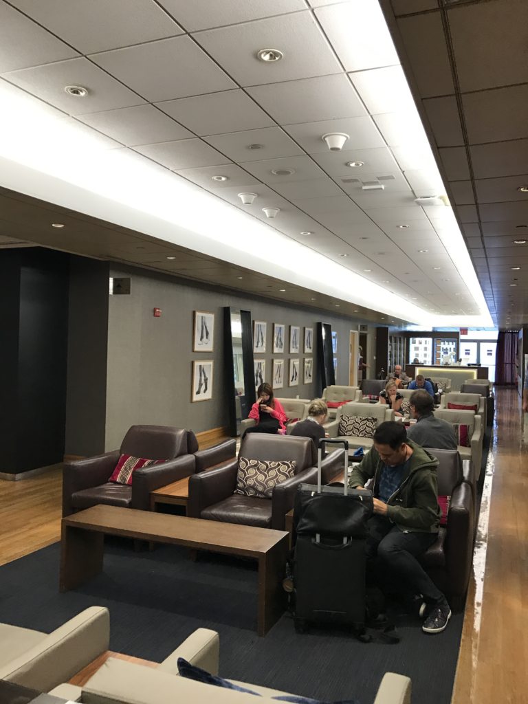 New York JFK Galleries Club lounge