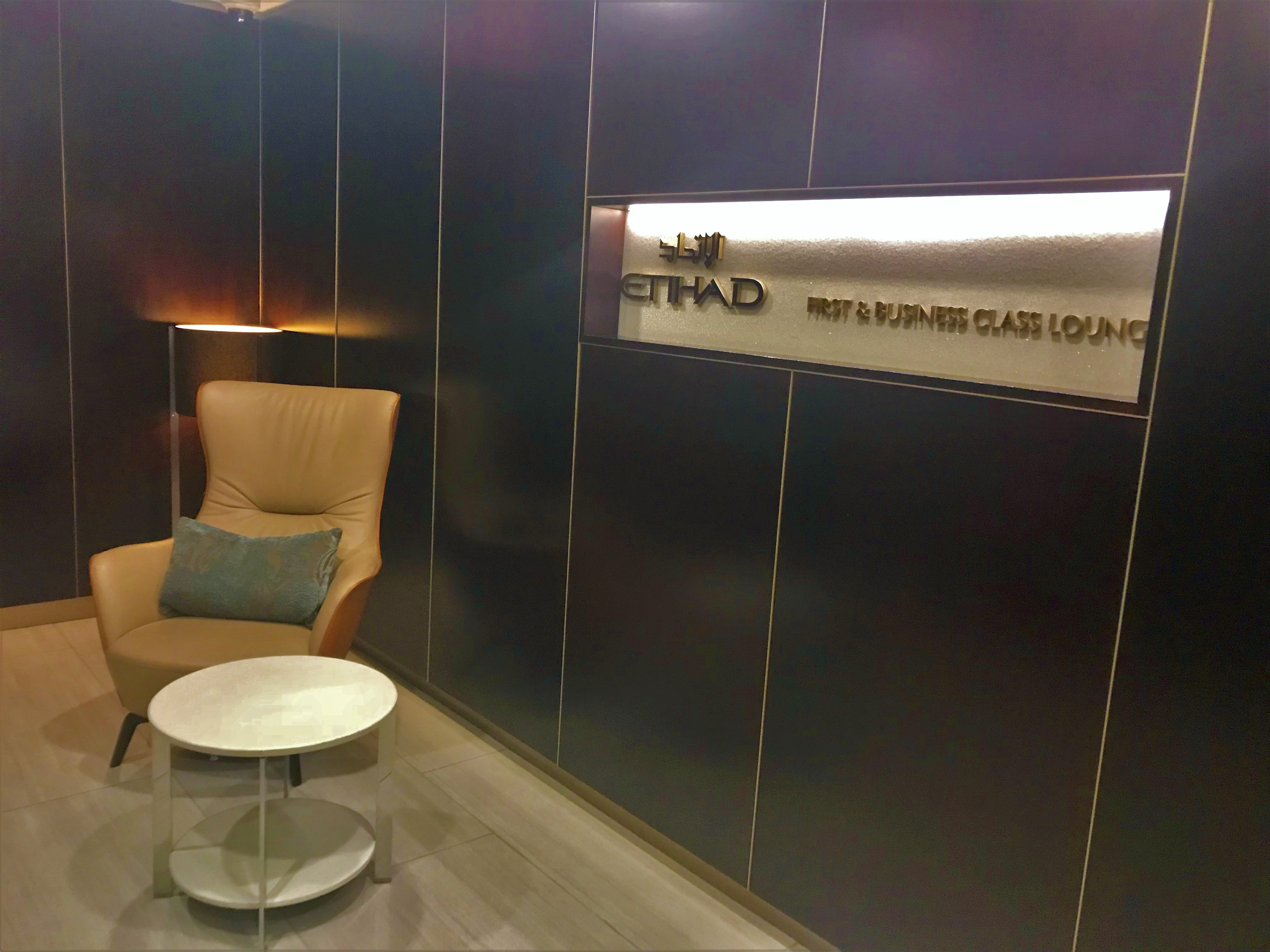 Etihad First and Business class Lounge London Heathrow Terminal 4 review