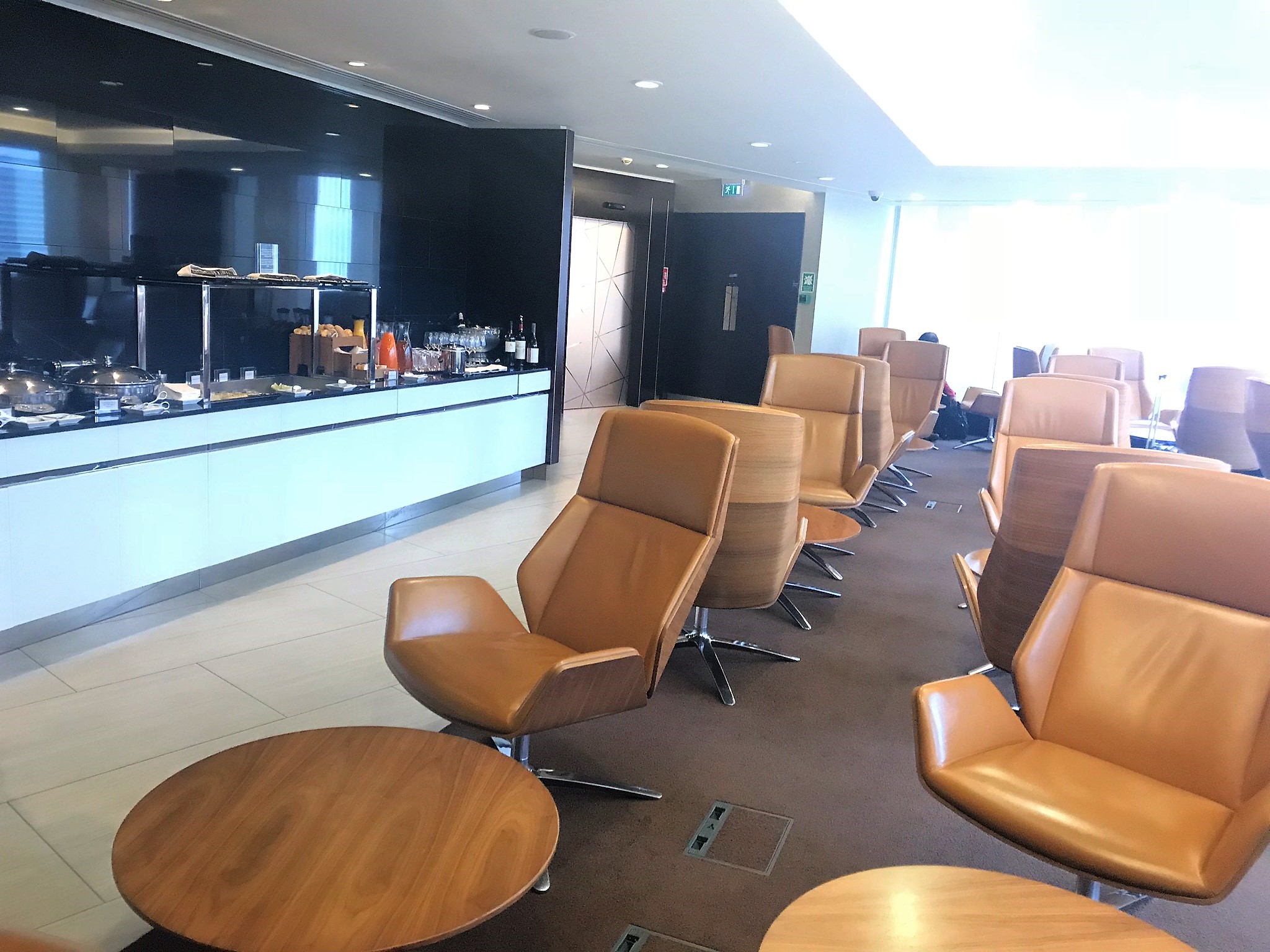 Etihad First and Business class Lounge London Heathrow Terminal 4 review