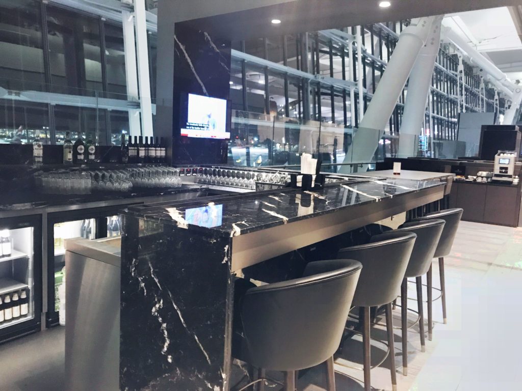 Plaza Premium lounge Heathrow Terminal 5 review bar