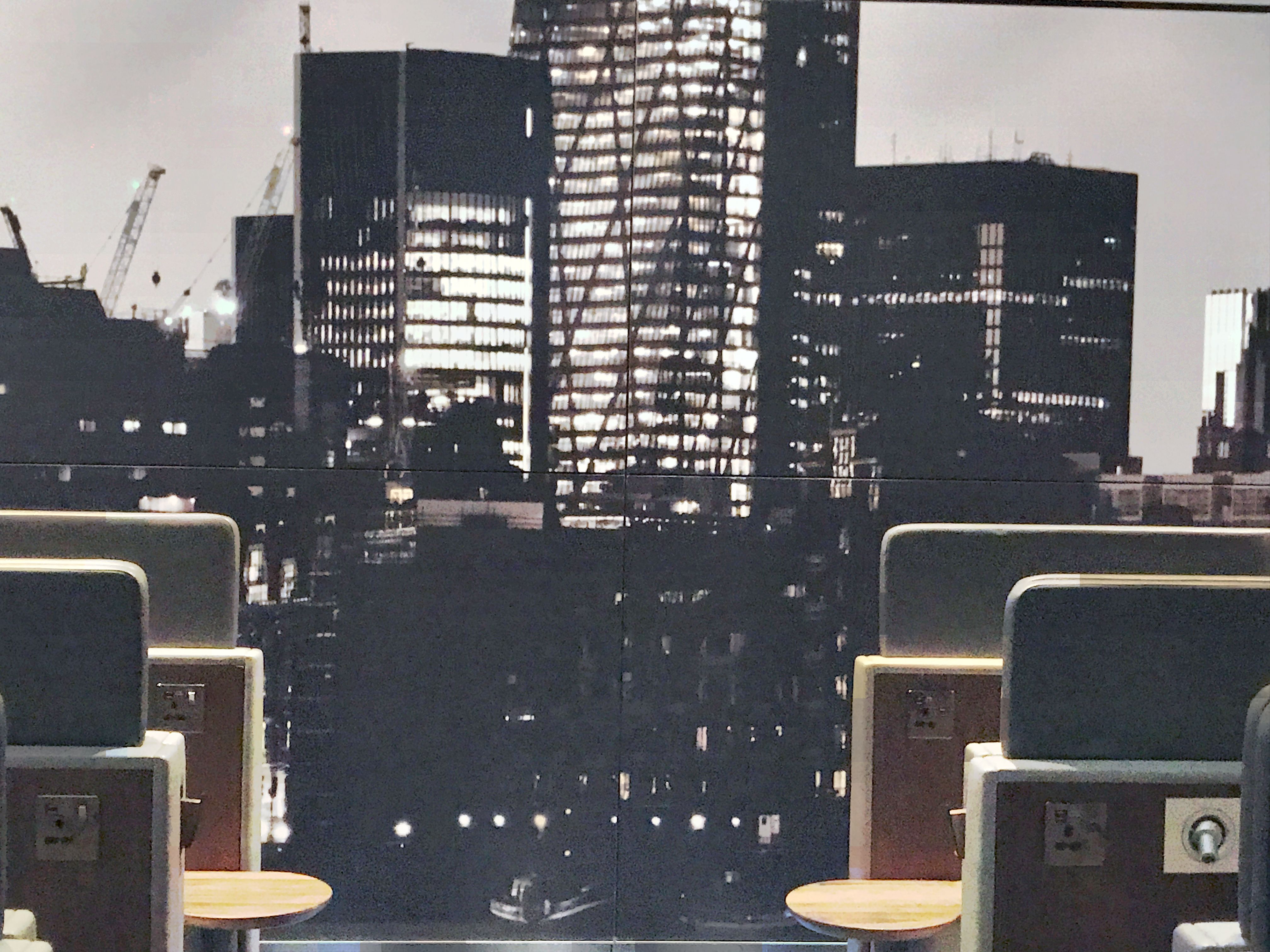 Plaza Premium lounge Heathrow Terminal 5 review in 360° - Turning left for less