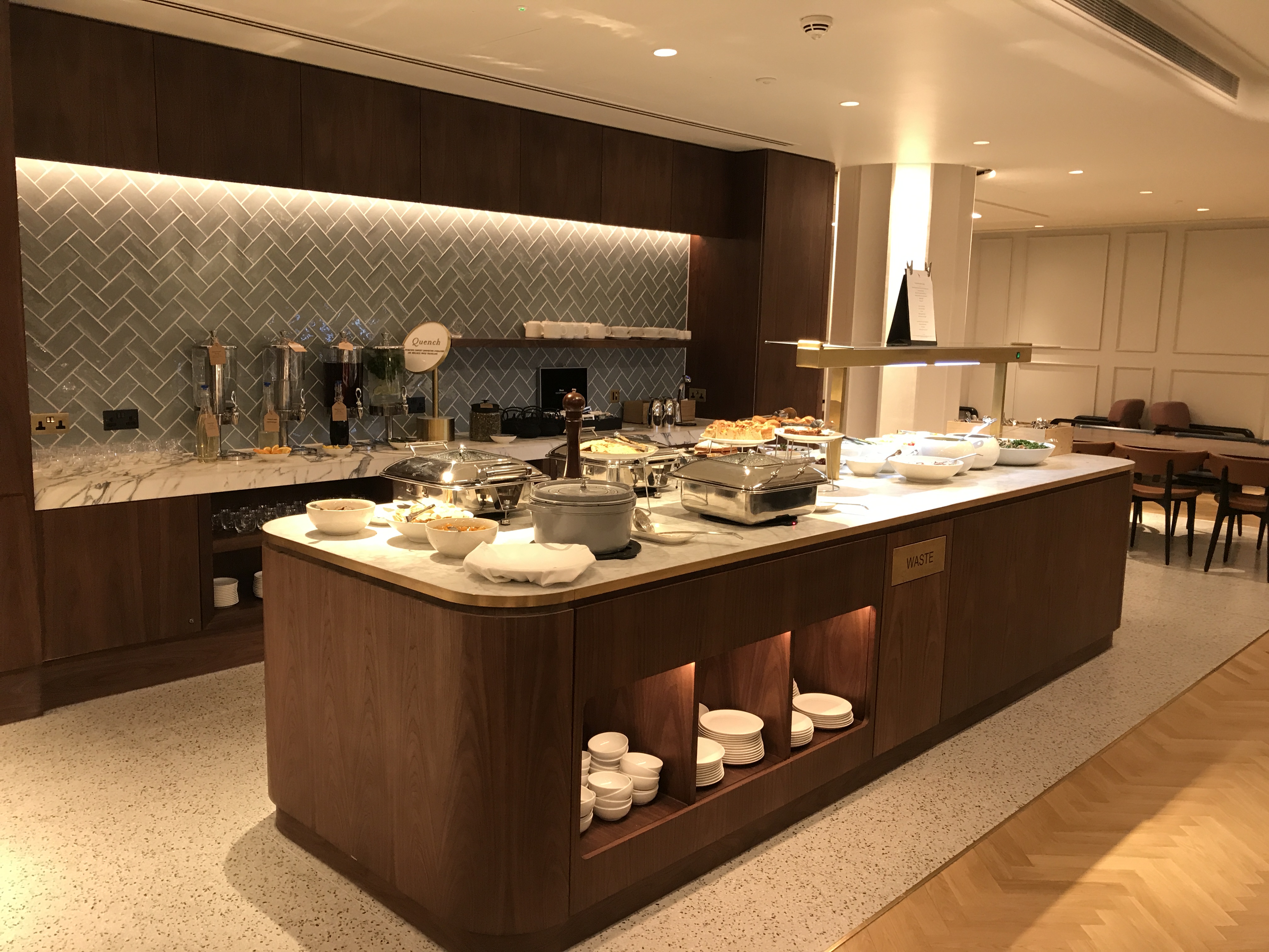 Qantas business & first class new heathrow lounge review T3