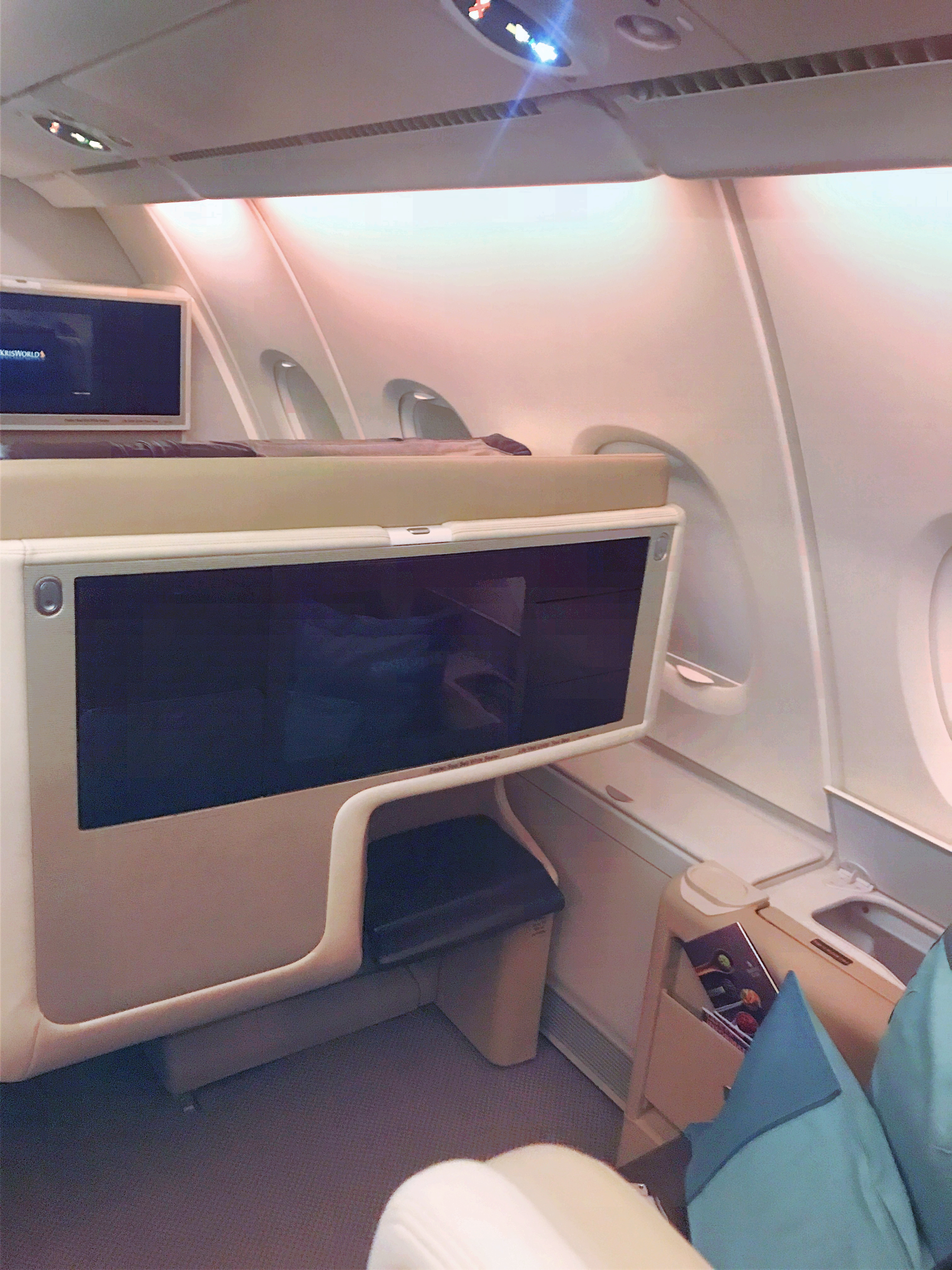 Singapore Airlines A380 business class review silverkris lounge