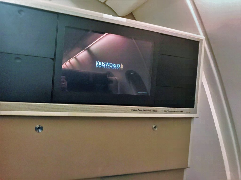 Singapore Airlines A380 business class review silverkris lounge