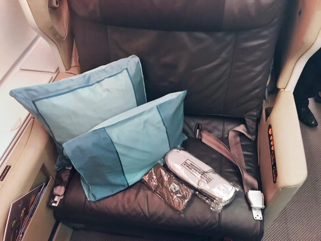 Singapore Airlines A380 business class review silverkris lounge