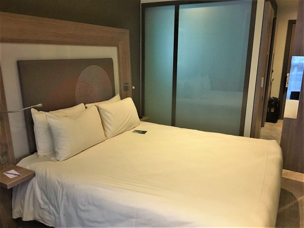 Novotel Heathrow Terminal 1,2,3 review bed