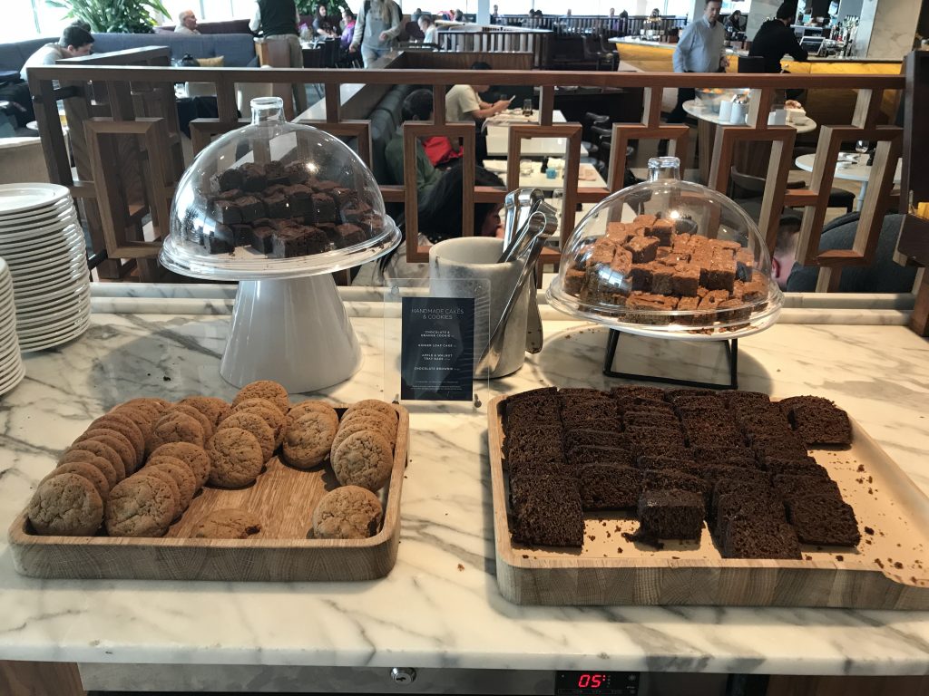 No 1 lounge Gatwick South review cakes