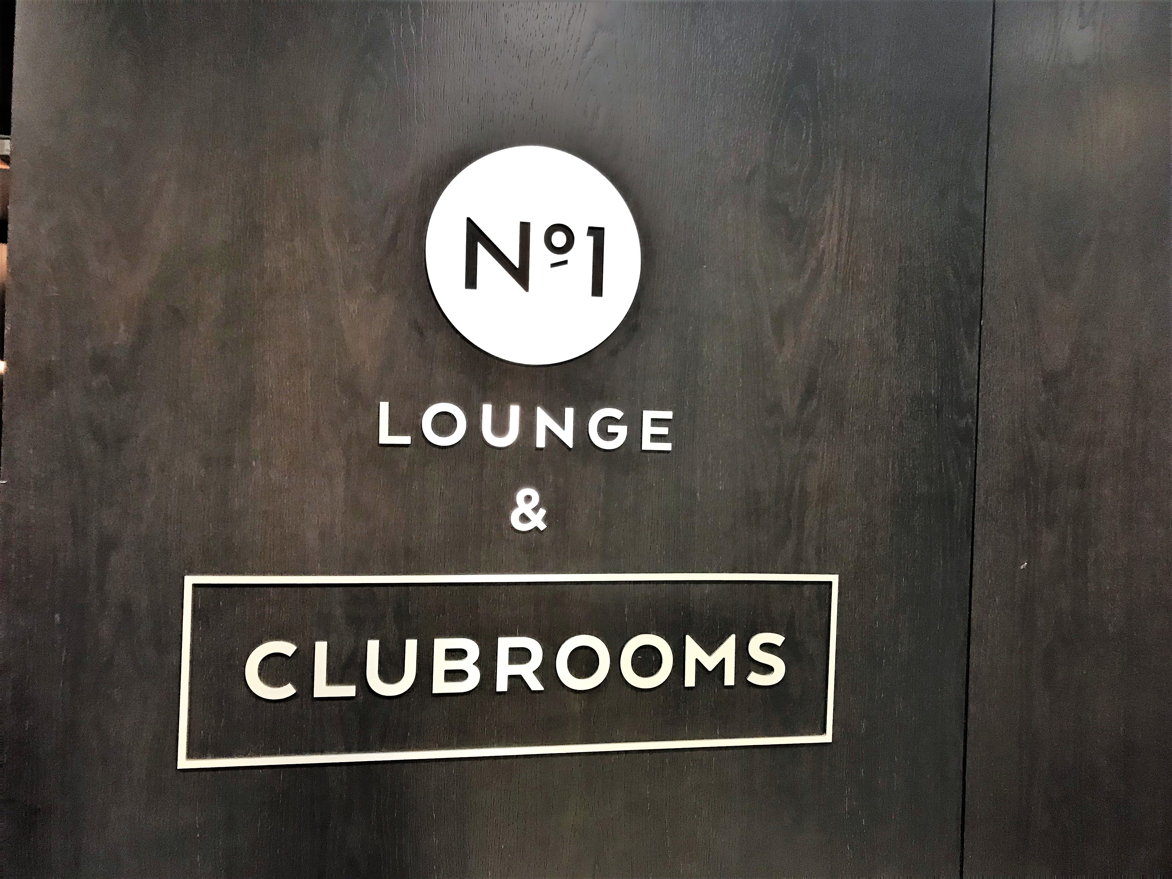 No 1 lounge Gatwick South review