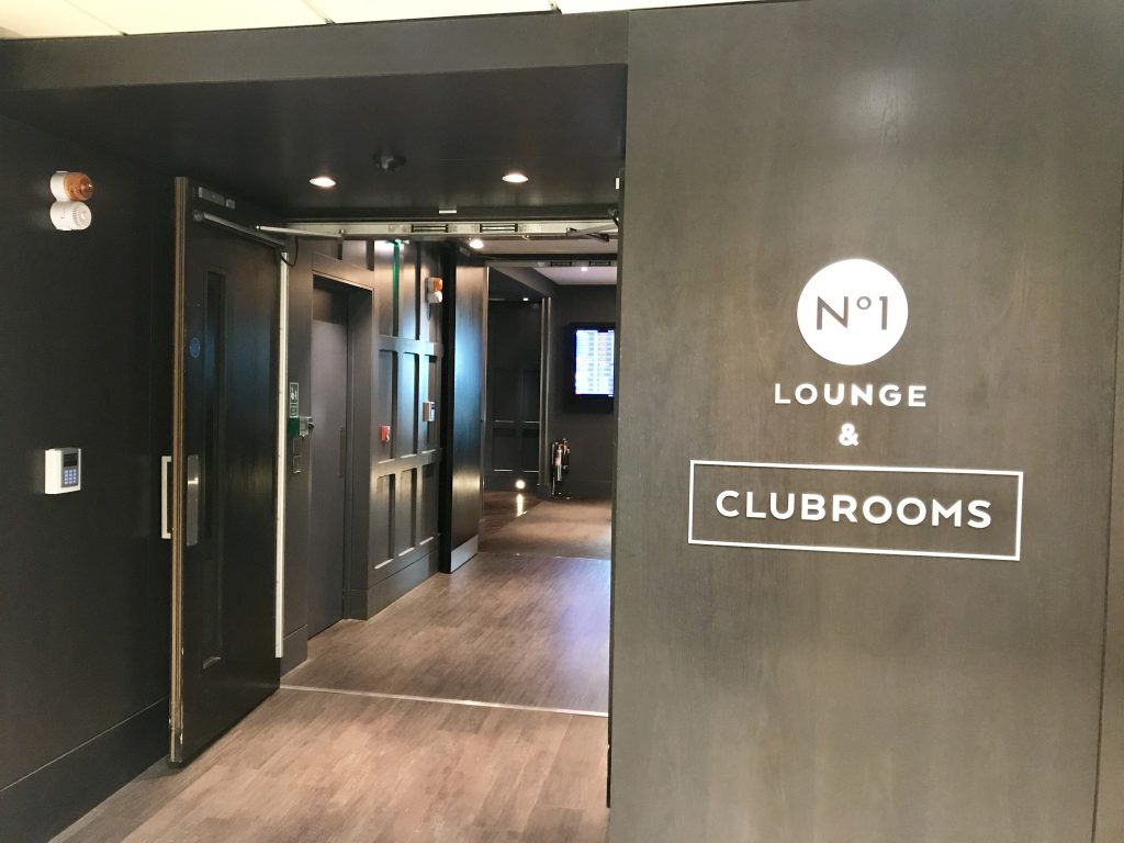 Clubrooms lounge Gatwick south review