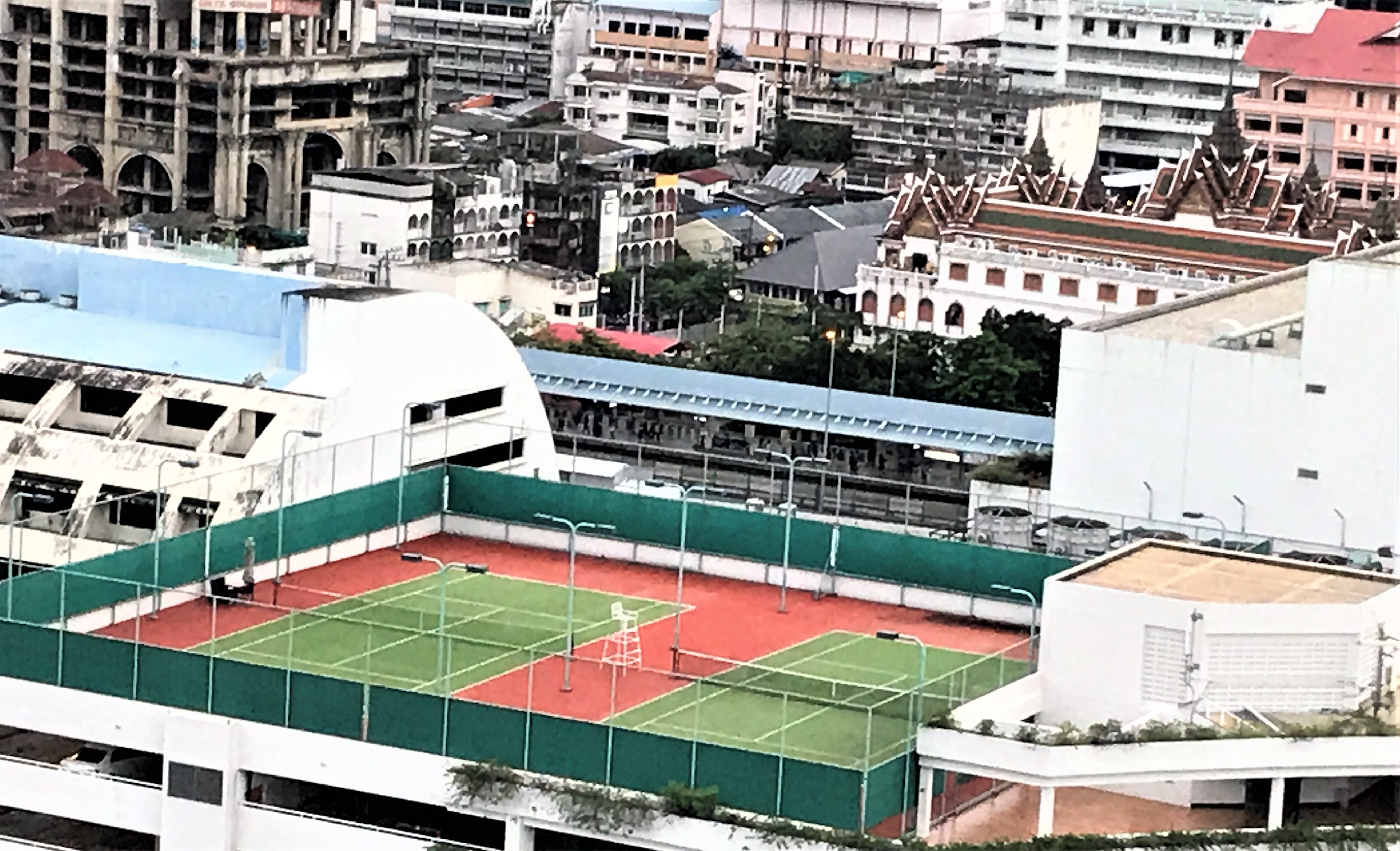 Shangri-La Bangkok review tennis court