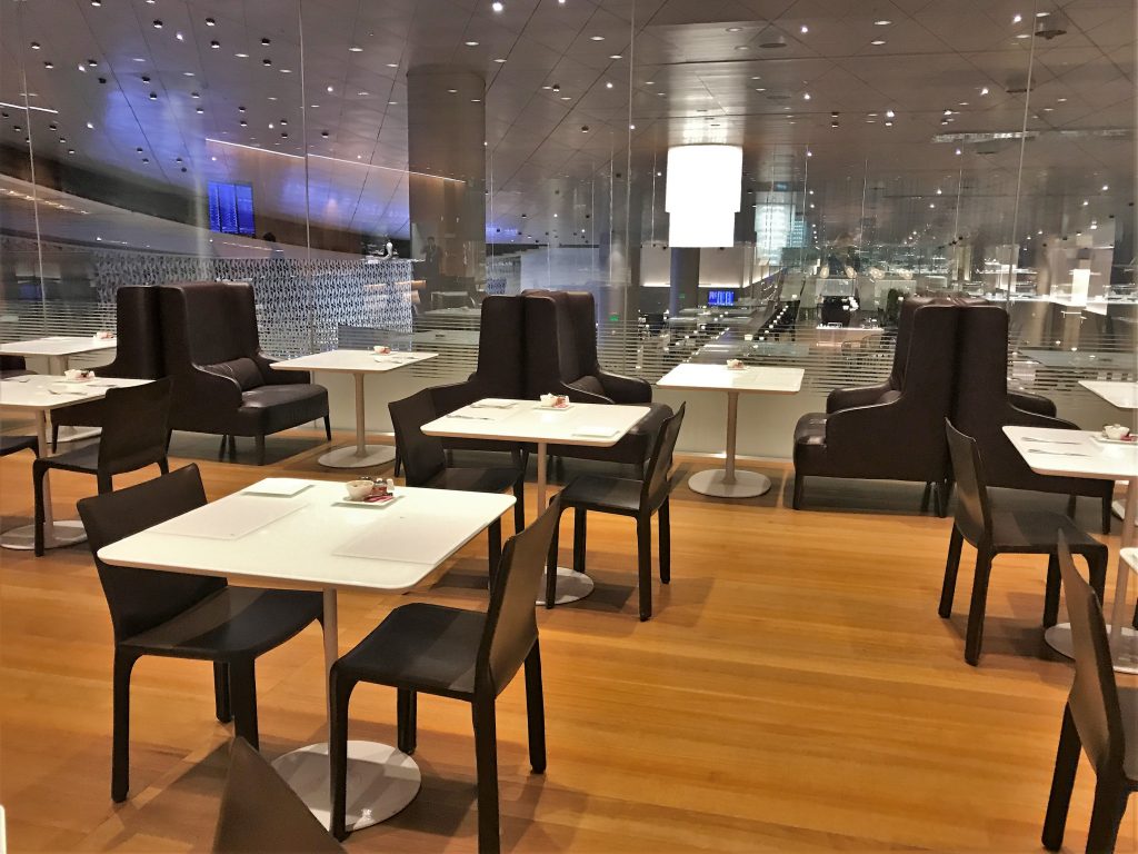 Qatar Airways QSuites A350-900 business class review Al Mourjan lounge