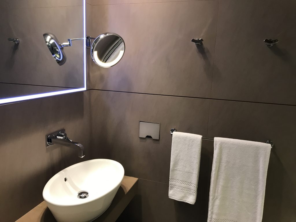 Qatar Airways Business Class Al Mourjan lounge Doha review shower room