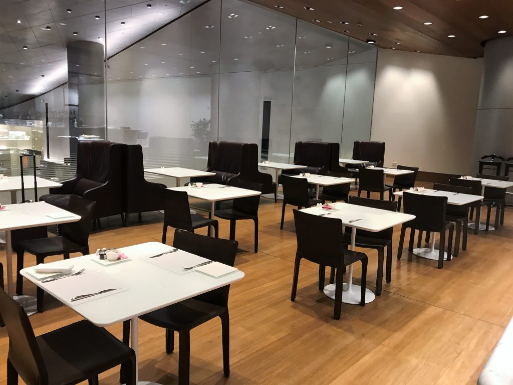 Qatar Airways Business Class Al Mourjan lounge Doha review