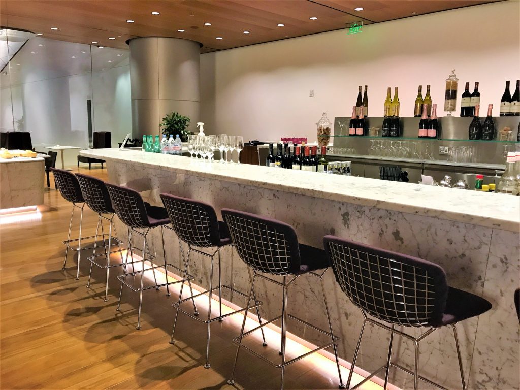 Qatar Airways Business Class Al Mourjan lounge Doha review bar