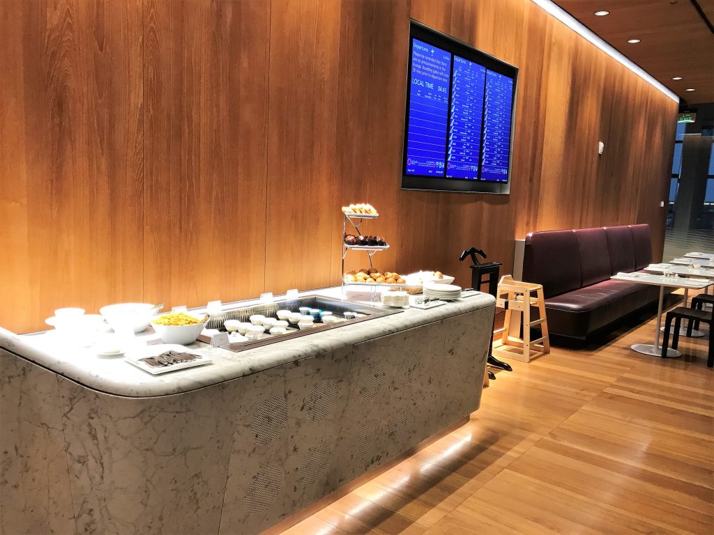 Qatar Airways Business Class Al Mourjan lounge Doha review back dining buffet