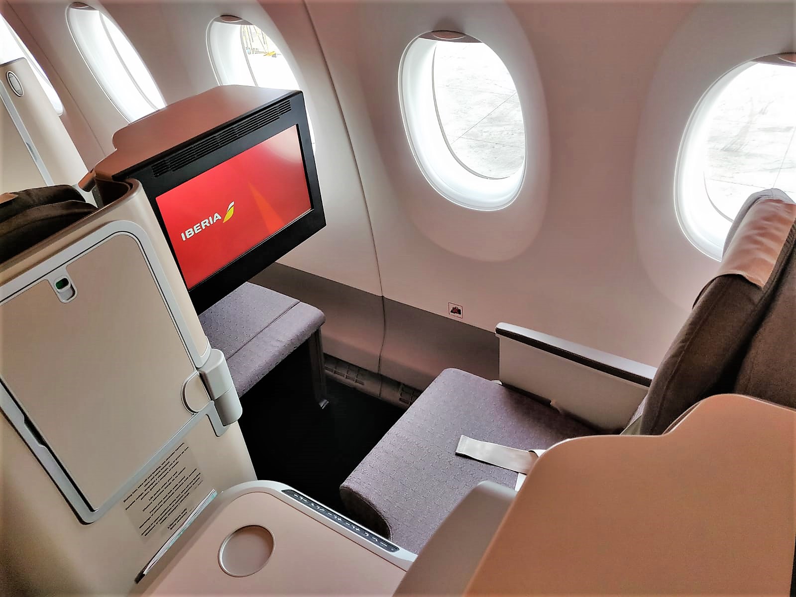 Iberia A350-900 business class review footstool