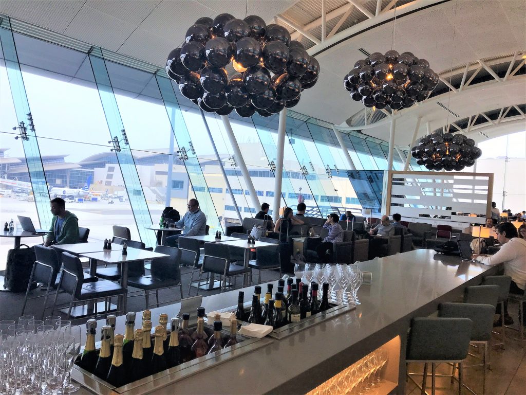 American Airlines First to Los Angeles-Honolulu domestic review & LAX Flagship First lounge