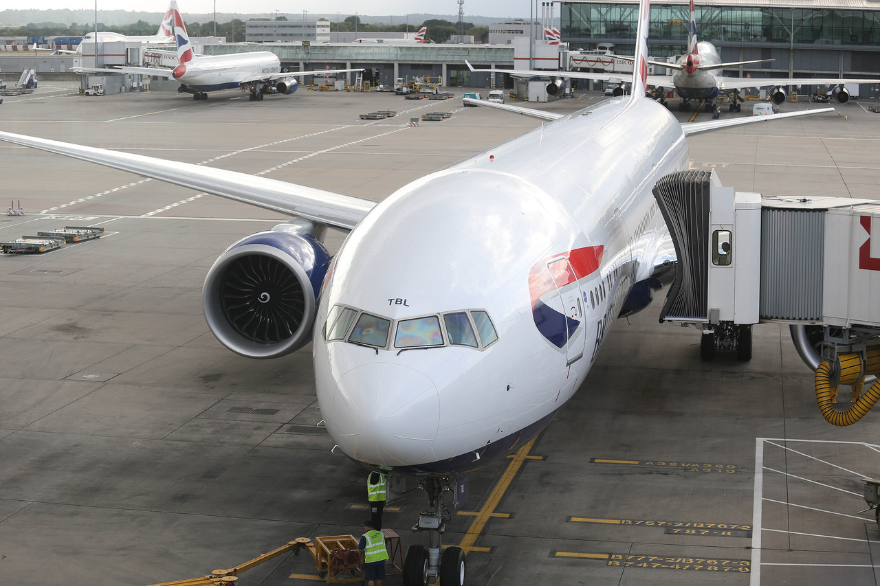 BA B777-300 at jetty