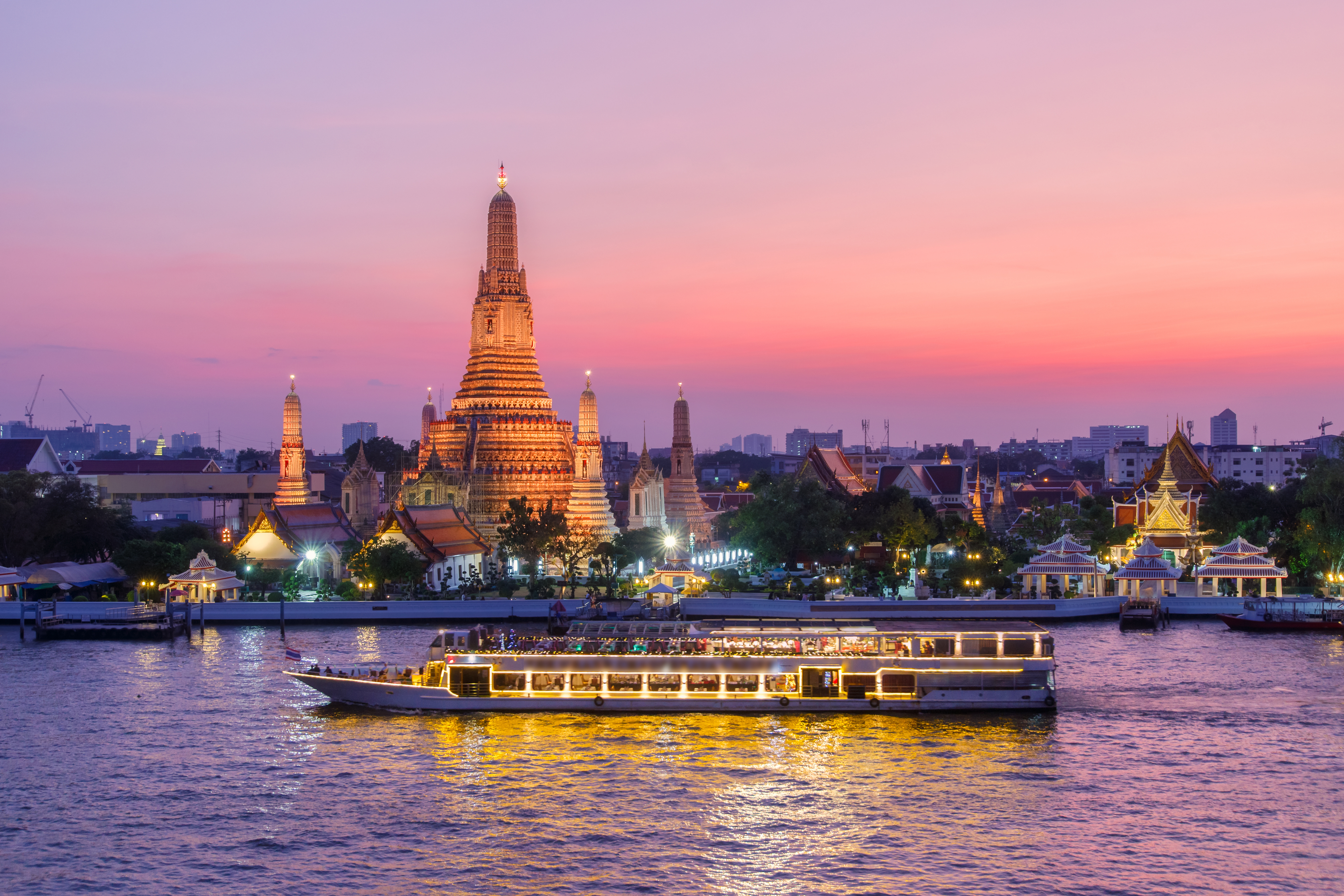 Вечерний бангкок. Чао Прайя Бангкок. Река Менам-Чао-Прайя. Река Чаупхрая в Бангкоке. Chao Phraya Princess Cruise.