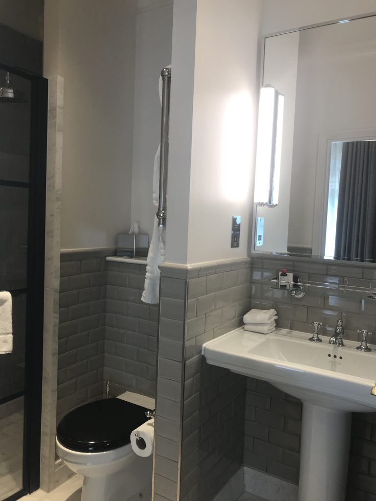 The Principal hotel, London review bathroom