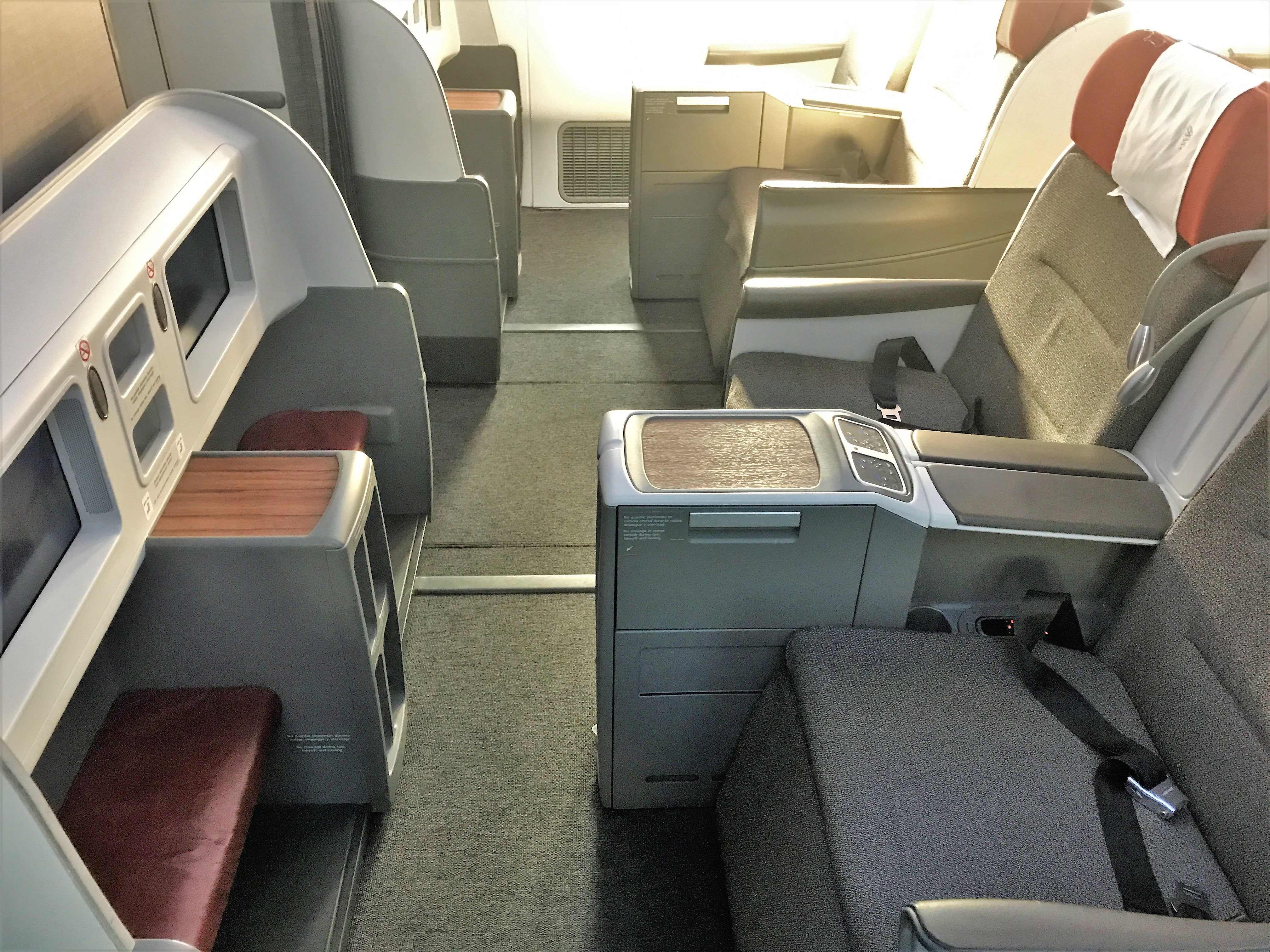 LATAM B787 business class review - Frankfurt to Madrid