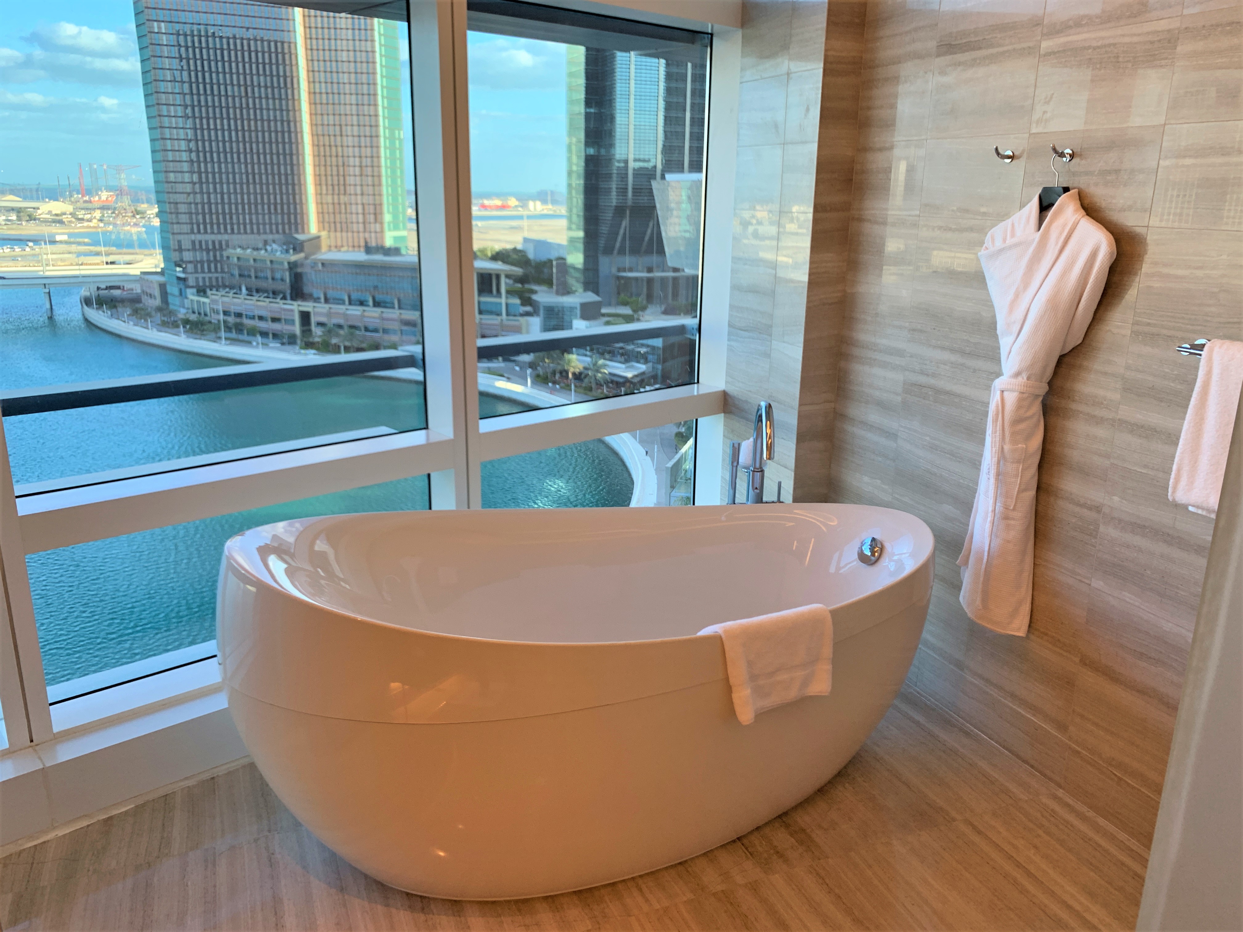 Rosewood Abu Dhabi bath