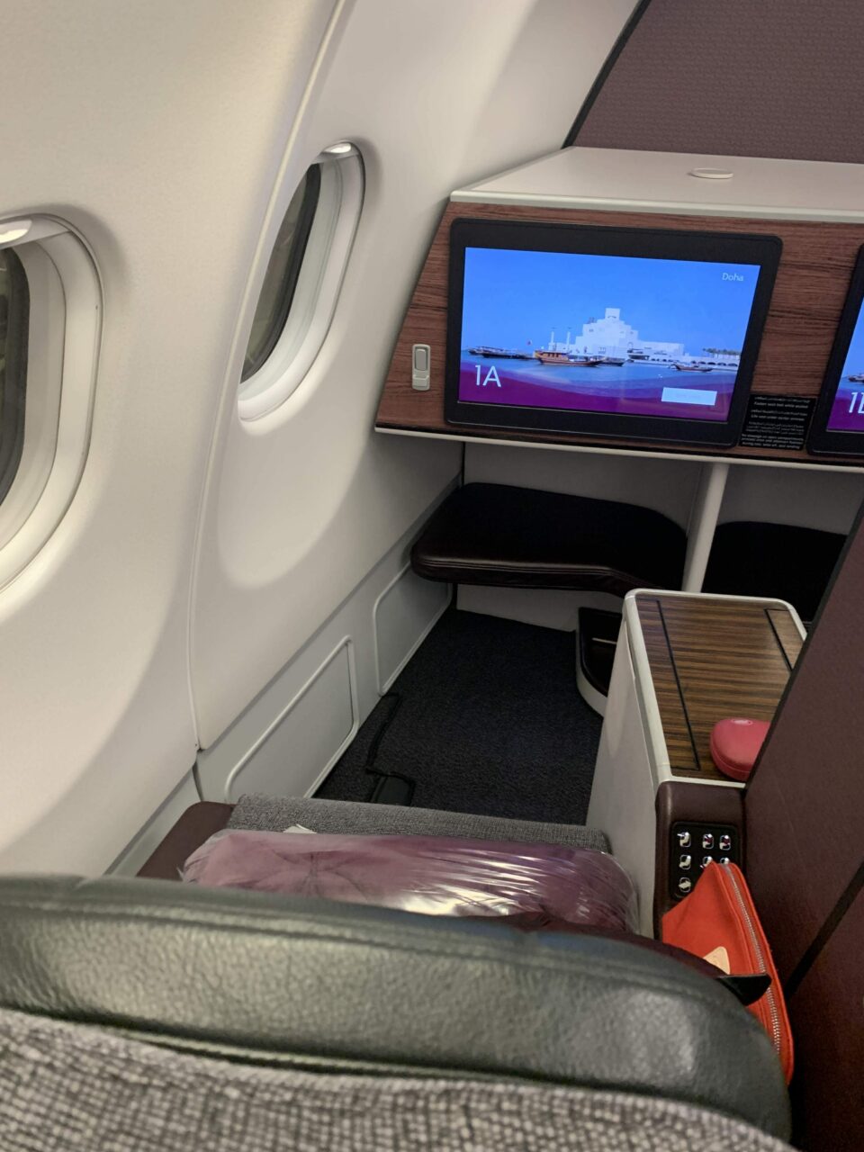 Qatar Airways A330-200 Business Class IFE Screen