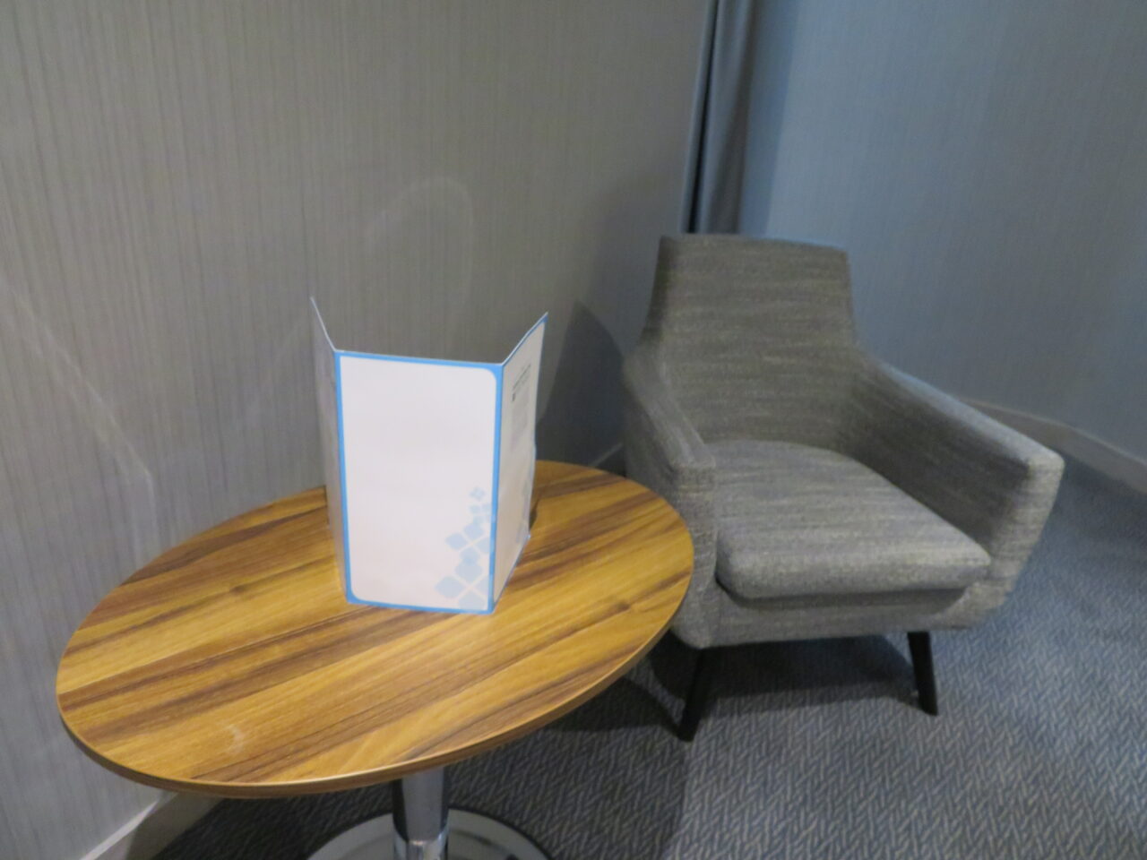 Hilton Garden Inn Hotel T2 Table and chair