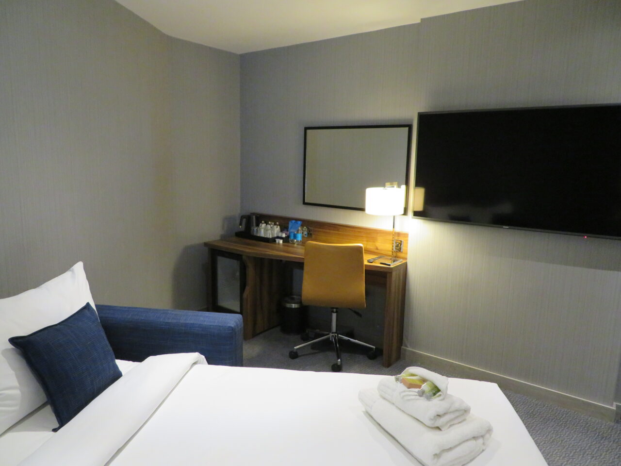 Hilton Garden Inn Hotel T2 Bedroom