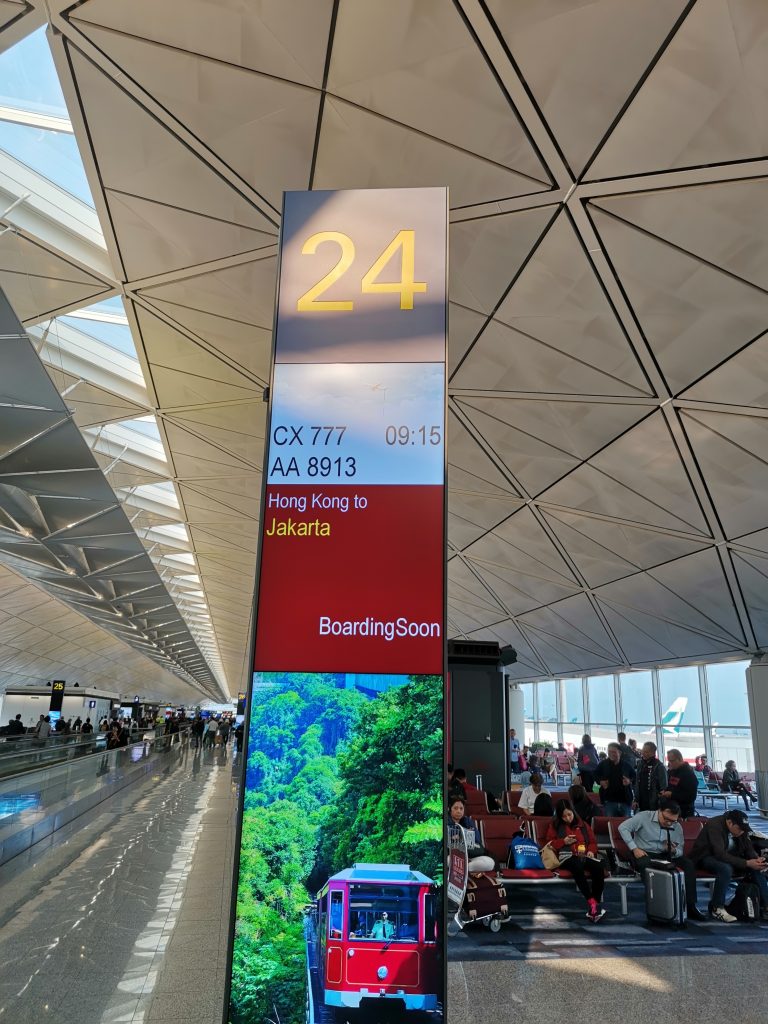 Boarding the Cathay Pacific Airbus A350 Business Class 