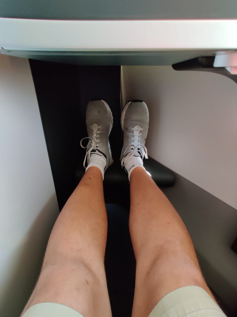 BA A350 foot cubicle