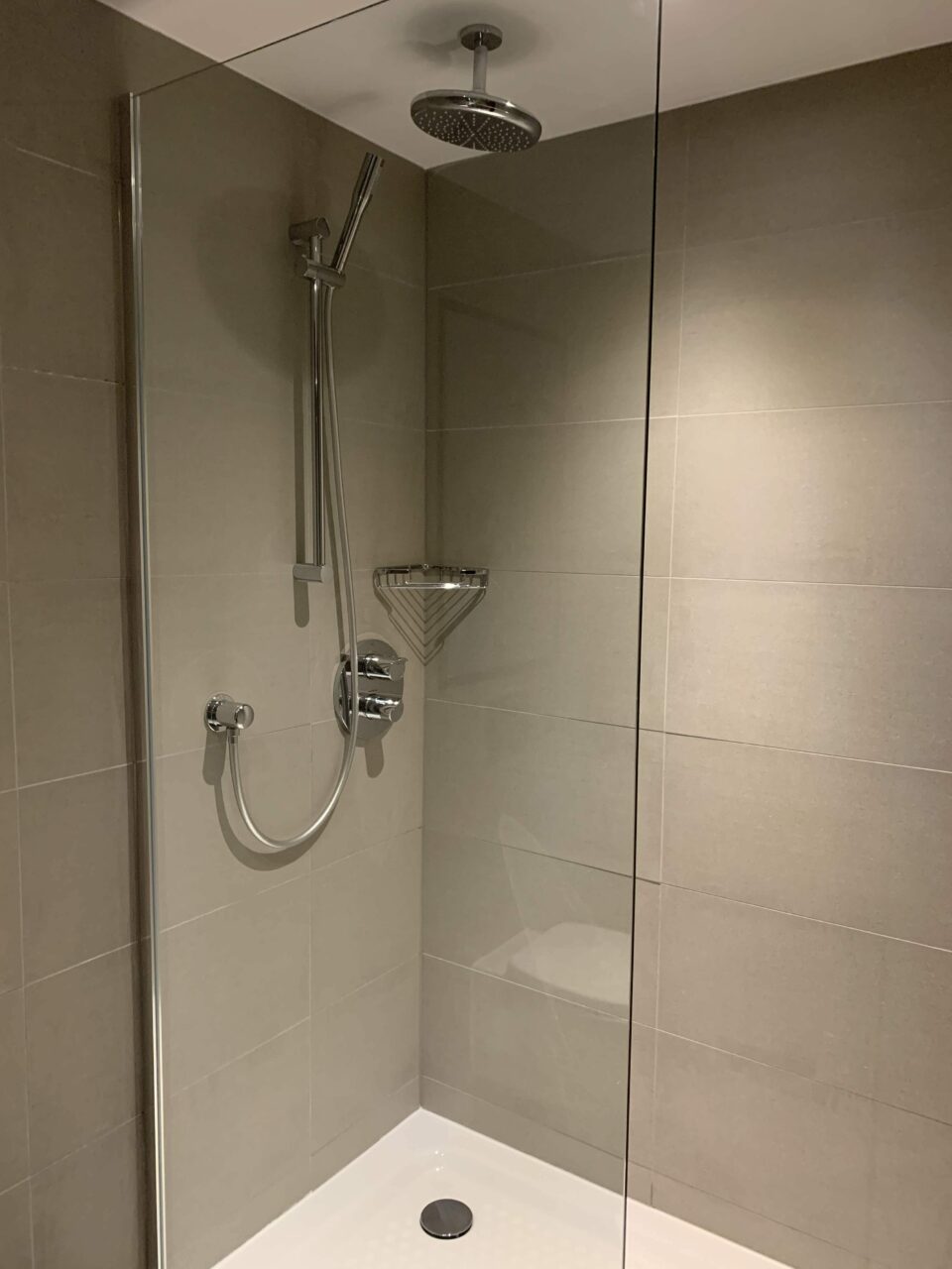 Hilton Garden Inn Hotel T2 Shower Room