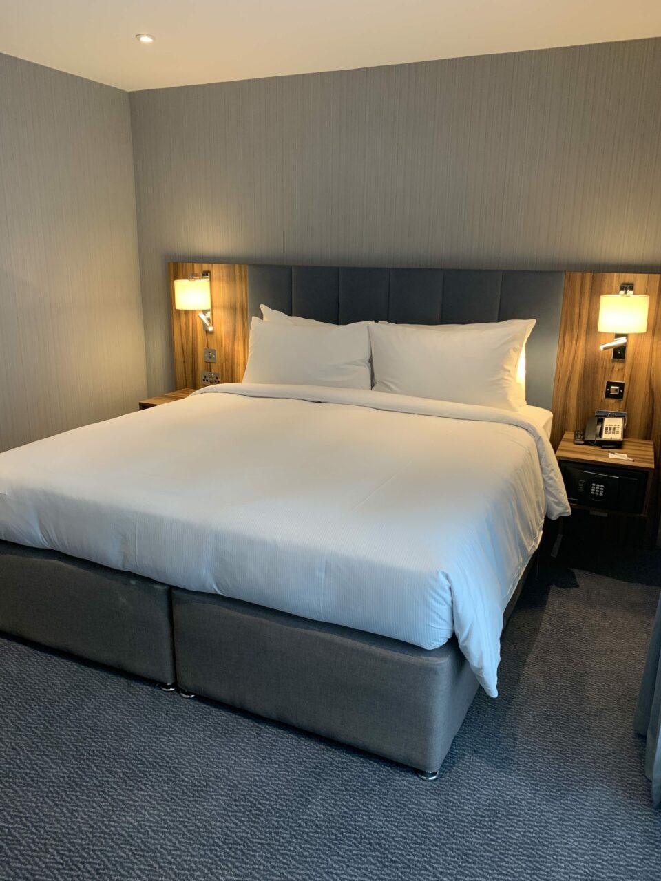 Hilton Garden Inn Hotel T2 Bedroom