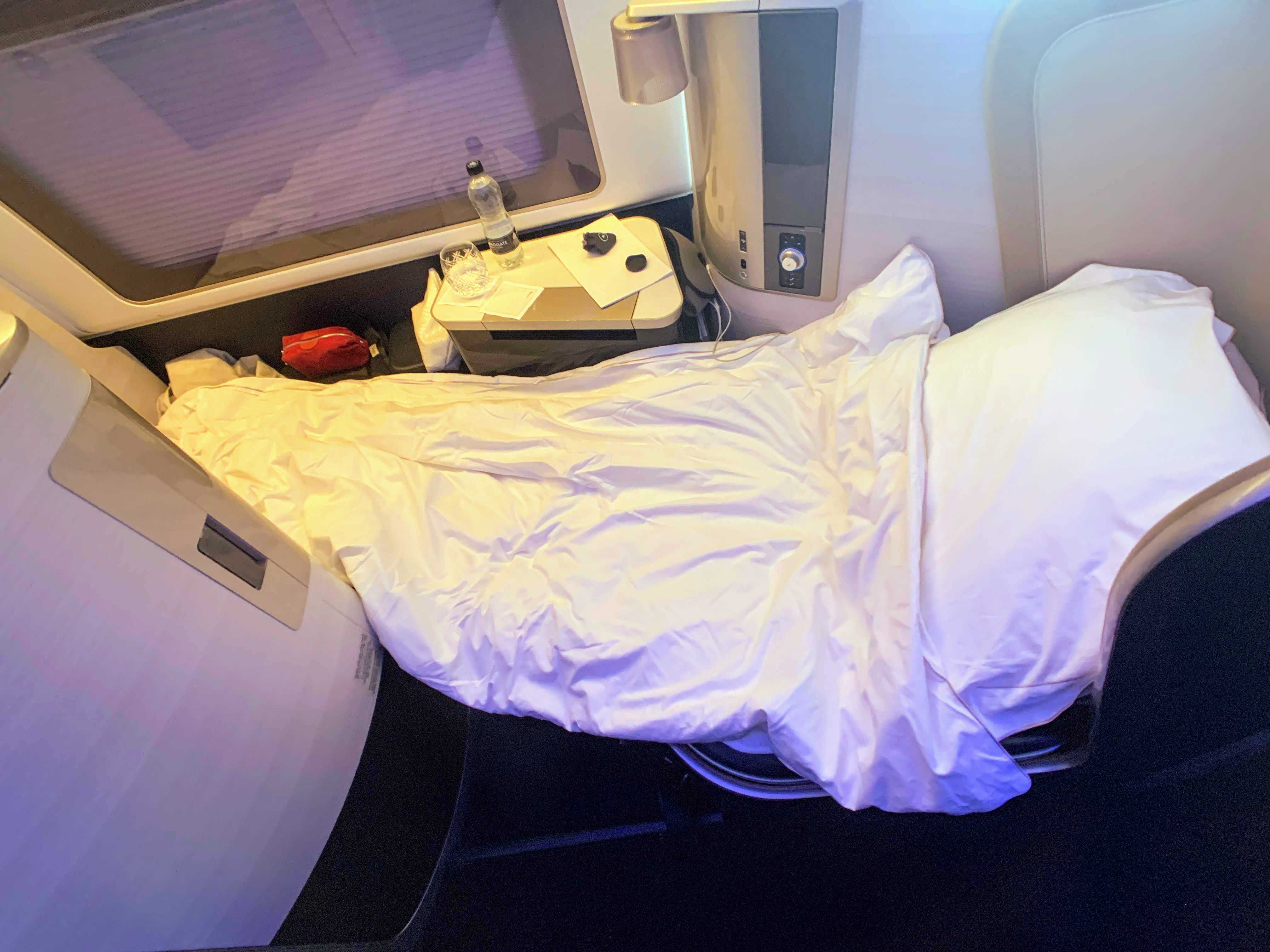 British Airways B777-300 First Seat Flat Bed 