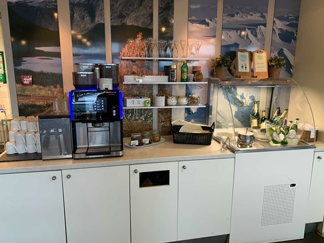 British Airways & Qatar Airways OSL business class lounge review